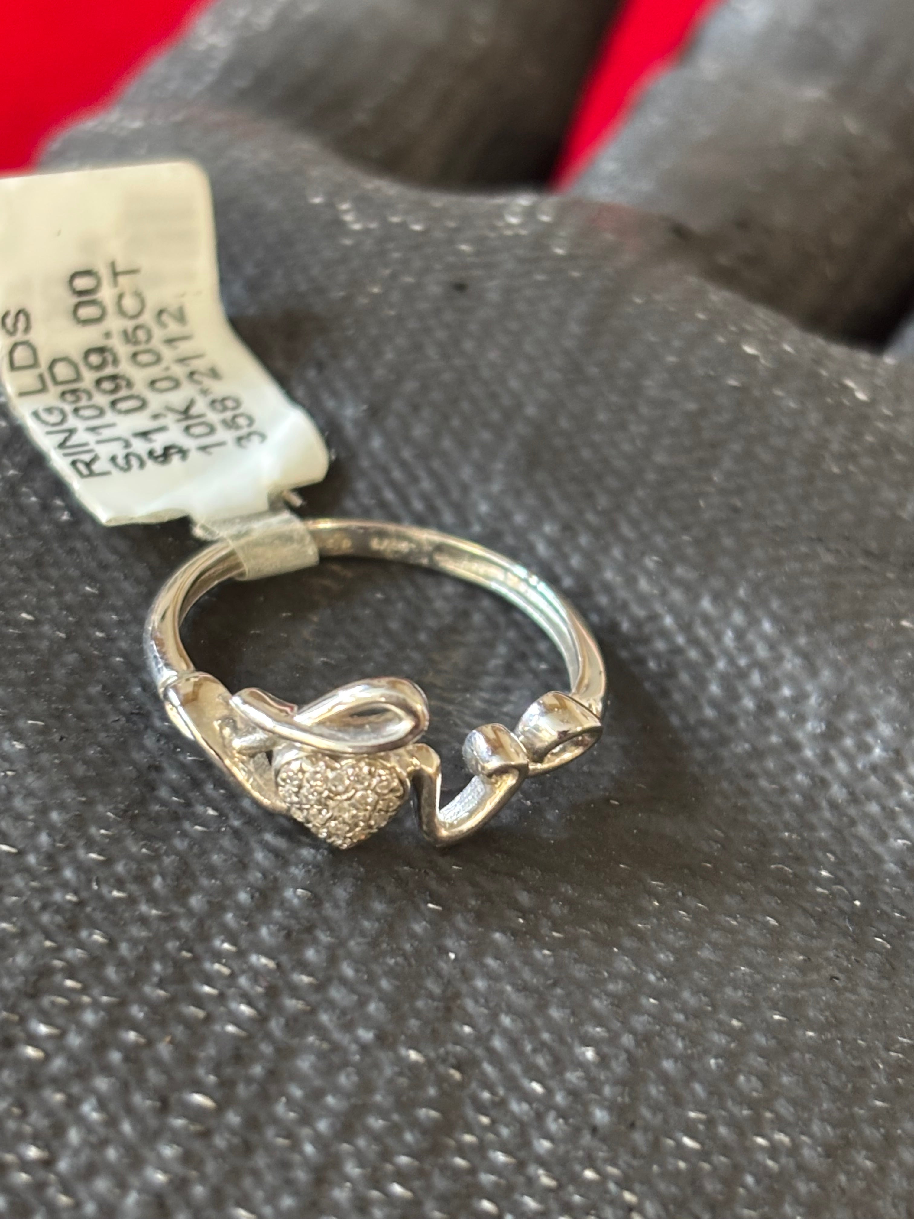 10KT Gold & Diamond Love Ring